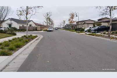 965 Beaver Pond Loop, Madera, CA 93636 - Photo 5