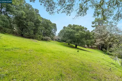 9 Charles Hill Rd, Orinda, CA 94563 - Photo 3