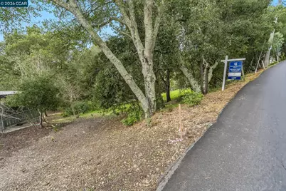 9 Charles Hill Rd, Orinda, CA 94563 - Photo 17