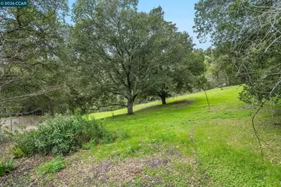 9 Charles Hill Rd, Orinda, CA 94563 - Photo 15