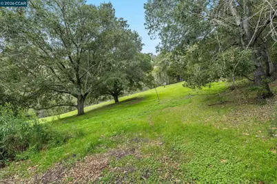 9 Charles Hill Rd, Orinda, CA 94563 - Photo 5