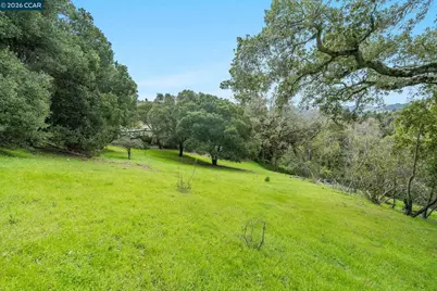 9 Charles Hill Rd, Orinda, CA 94563 - Photo 9