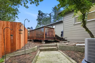 6470 Ascot Dr, Oakland, CA 94611 - Photo 33