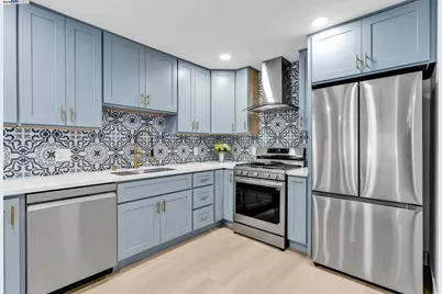 6178 Bernhard Ave, Richmond, CA 94805 - Photo 5