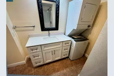 5451 Roundtree Pl #F, Concord, CA 94521 - Photo 9
