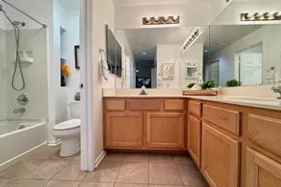 320 Caldecott Ln, Oakland, CA 94618 - Photo 13