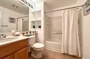 320 Caldecott Ln, Oakland, CA 94618 - Photo 21