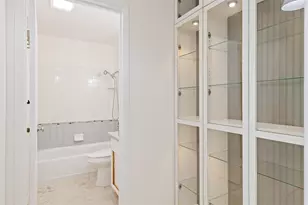 7 Commodore Dr, Emeryville, CA 94608 - Photo 15