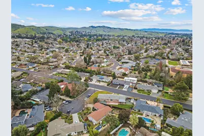 5607 Lassen Ct, Clayton, CA 94517 - Photo 7