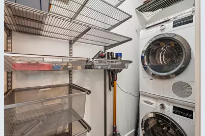 9 Ealing Ln, Oakland, CA 94608 - Photo 11