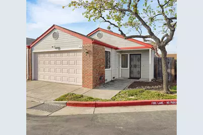 7 Town Square Pl, Oakland, CA 94603 - Photo 3