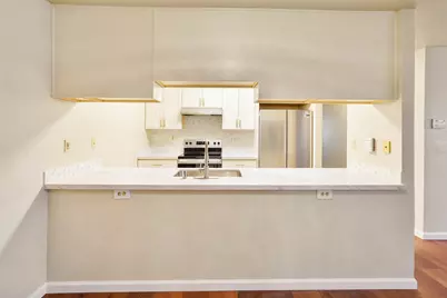 7 Town Square Pl, Oakland, CA 94603 - Photo 15