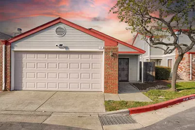 7 Town Square Pl, Oakland, CA 94603 - Photo 1