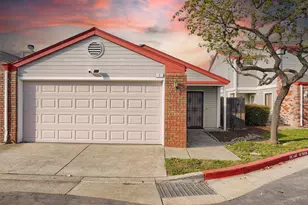 7 Town Square Pl, Oakland, CA 94603 - Photo 1