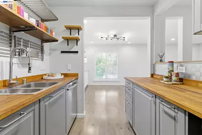 300 Civic Drive #402, Walnut Creek, CA 94596 - Photo 13