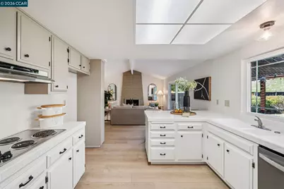 139 Regency Dr, Clayton, CA 94517 - Photo 13