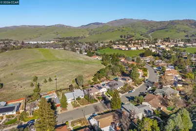 139 Regency Dr, Clayton, CA 94517 - Photo 3