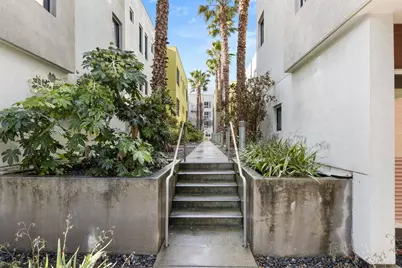 803 Zephyr Dr, Oakland, CA 94607 - Photo 3