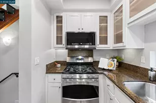 803 Zephyr Dr, Oakland, CA 94607 - Photo 11