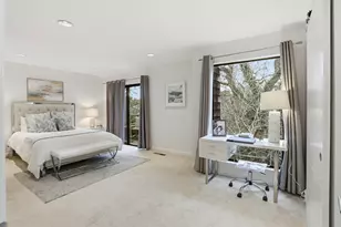 10900 Lucky Oak St, Cupertino, CA 95014 - Photo 15