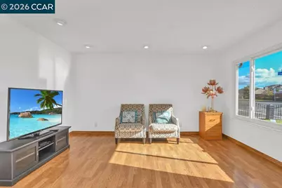 316 Meadows Dr, Vallejo, CA 94589 - Photo 13