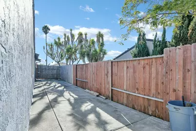 316 Meadows Dr, Vallejo, CA 94589 - Photo 31