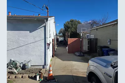 950 Donovan Dr, San Leandro, CA 94577 - Photo 5