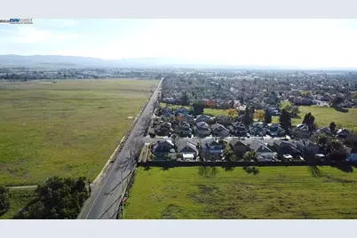 1821 Meadow Glen Dr, Livermore, CA 94551 - Photo 29