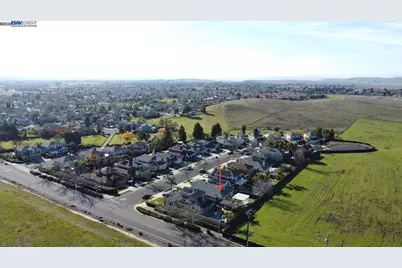 1821 Meadow Glen Dr, Livermore, CA 94551 - Photo 27