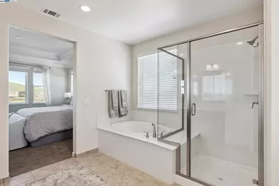 1488 Monument Ln, Fairfield, CA 94533 - Photo 17