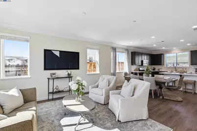 1488 Monument Ln, Fairfield, CA 94533 - Photo 3