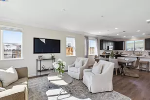 1488 Monument Ln, Fairfield, CA 94533 - Photo 3