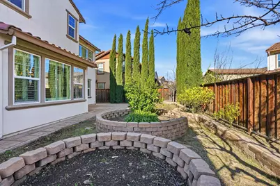 1110 Vecindad St, Mountain House, CA 95391 - Photo 19