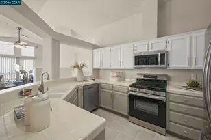 10838 McPeak Ln, Dublin, CA 94568 - Photo 5