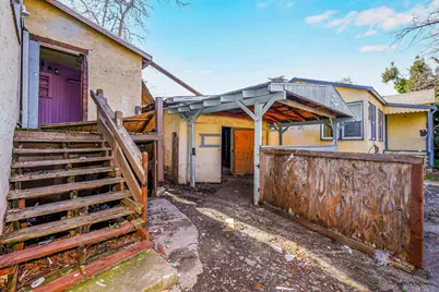 2054 Bonifacio, Concord, CA 94520 - Photo 31