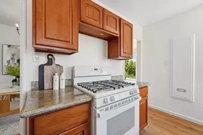 10601 Sheldon St, Oakland, CA 94605 - Photo 17