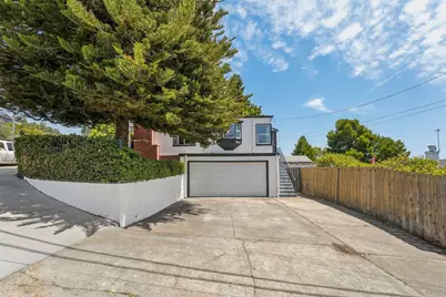 10601 Sheldon St, Oakland, CA 94605 - Photo 39