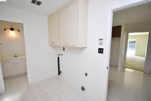 7011 Shoreham Pl, Stockton, CA 95207 - Photo 29