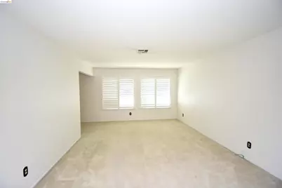 7011 Shoreham Pl, Stockton, CA 95207 - Photo 17