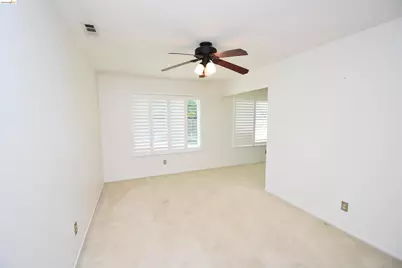 7011 Shoreham Pl, Stockton, CA 95207 - Photo 13