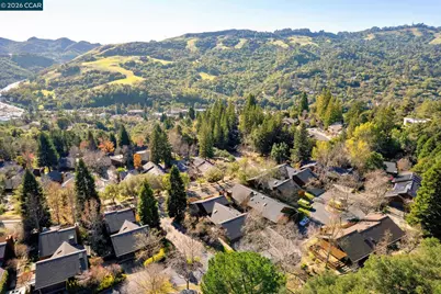 316 Village View Ct, Orinda, CA 94563 - Photo 37
