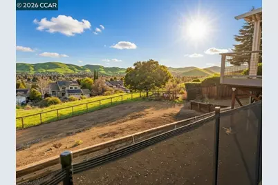 1109 Vista Point Ln, Concord, CA 94521 - Photo 5