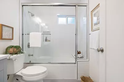 8040 Crest, Oakland, CA 94605 - Photo 19