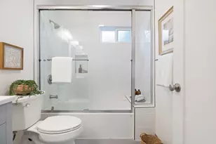 8040 Crest, Oakland, CA 94605 - Photo 19