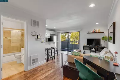 1 Embarcadero W #164, Oakland, CA 94607 - Photo 3