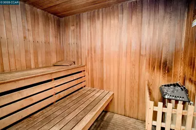 1411 Marchbanks Dr #2, Walnut Creek, CA 94598 - Photo 27