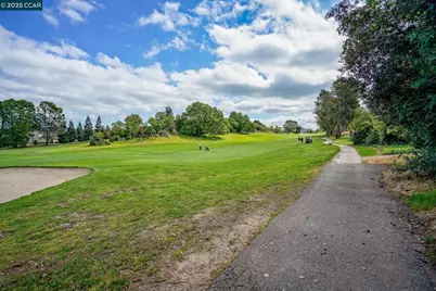 1411 Marchbanks Dr #2, Walnut Creek, CA 94598 - Photo 37