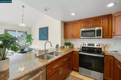 1331 Waterfall Way, Concord, CA 94521 - Photo 15