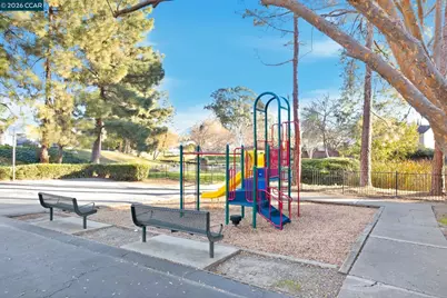 1331 Waterfall Way, Concord, CA 94521 - Photo 31