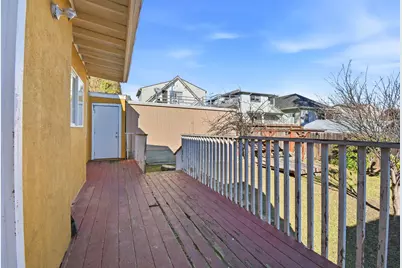 2122 25th St, Oakland, CA 94606 - Photo 33